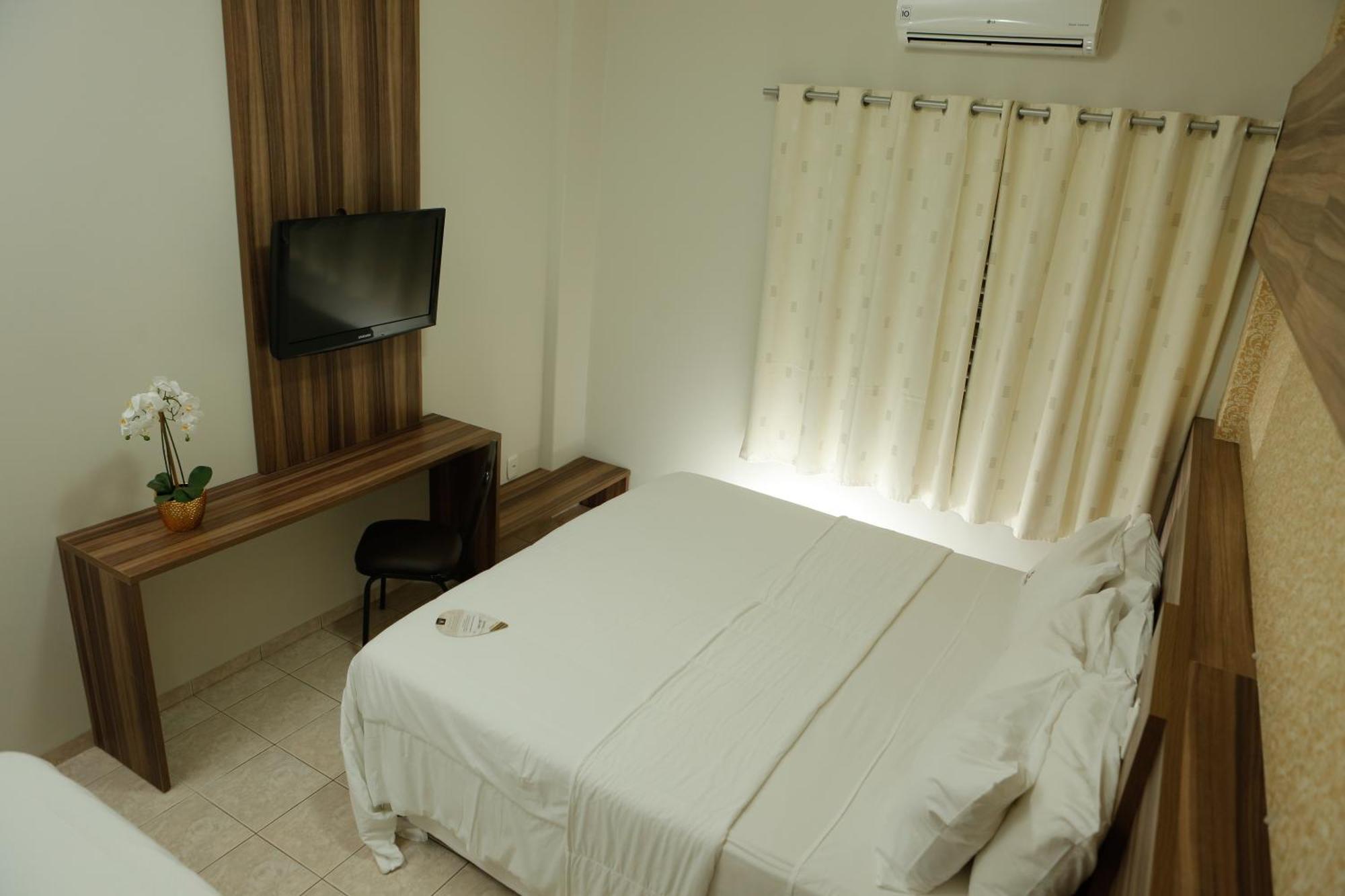 Agulhon Hotel Primavera do Leste Eksteriør billede